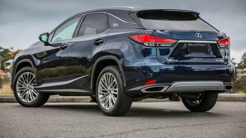 Автомобиль Lexus RX